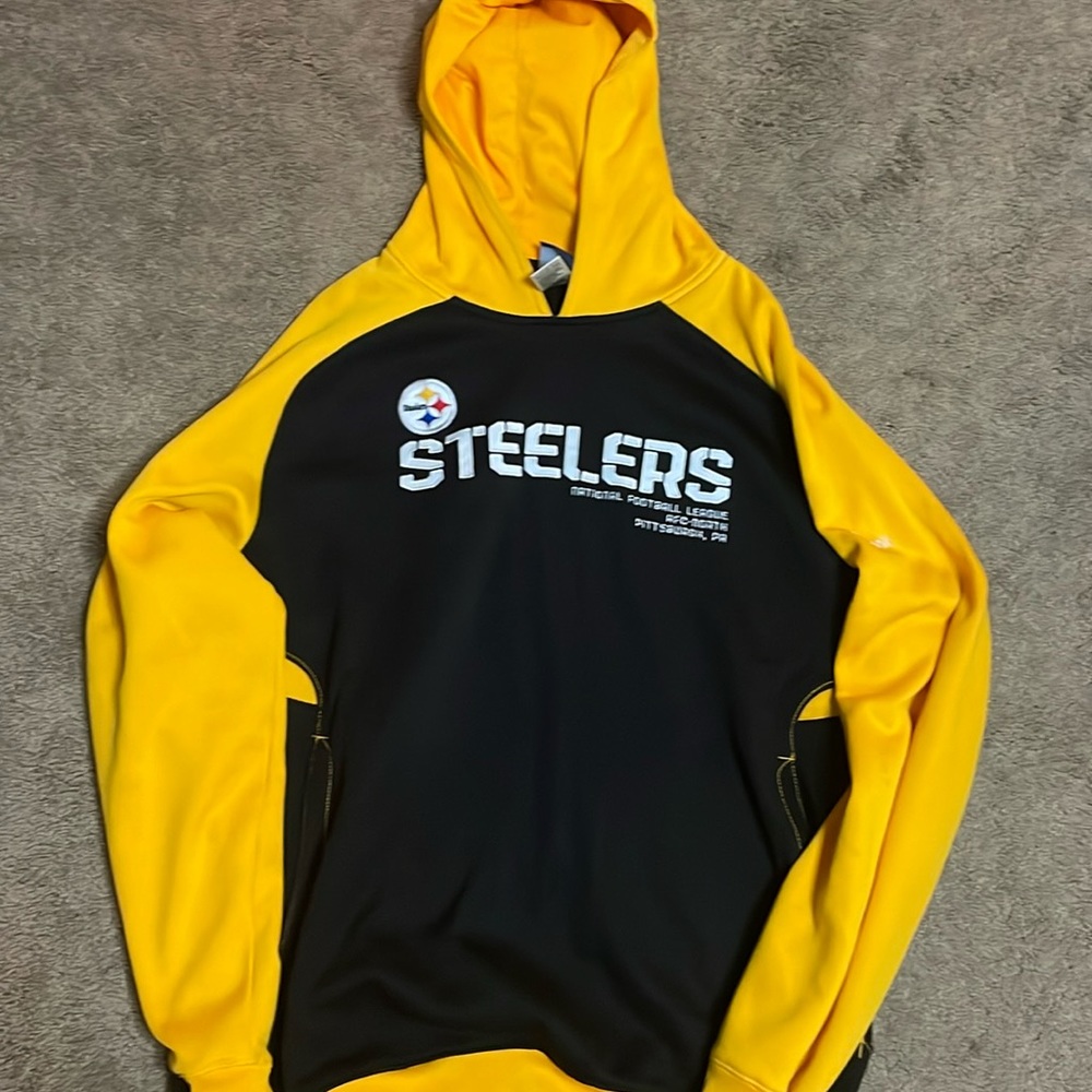 Men’s black and yellow Steeler hoodie